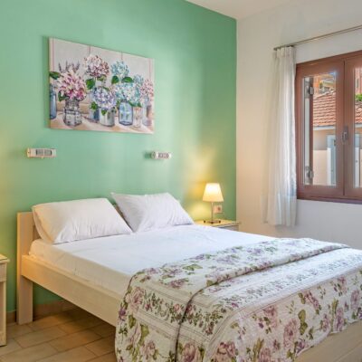 Byron Hotel