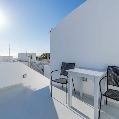 Central Fira Suites