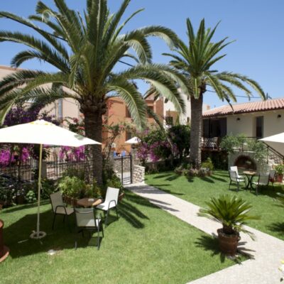 Nikolas Suites