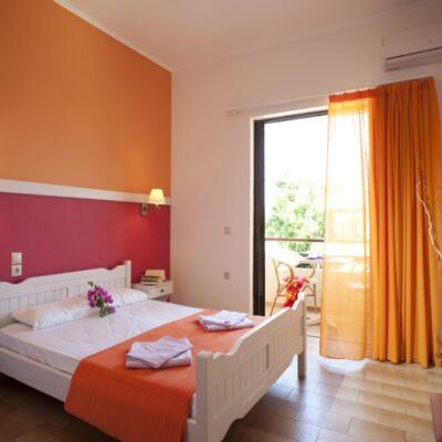 Nikolas Suites