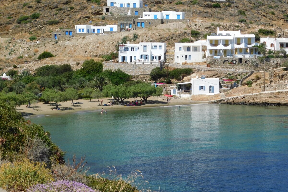 Παραλία Φάρος